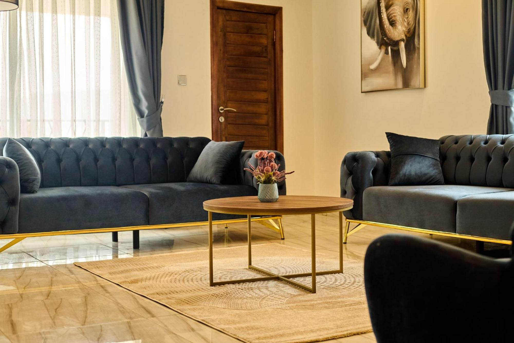 Aiden Homes And Apartments Hotel コフォリドゥア エクステリア 写真