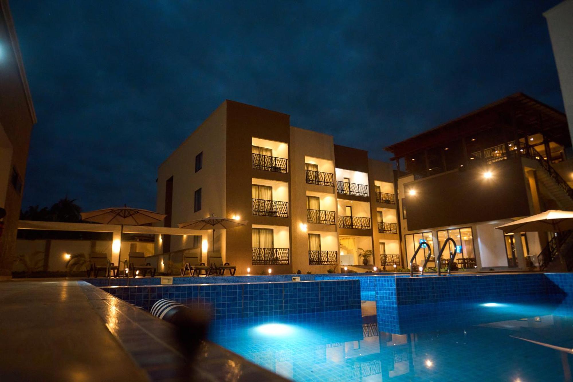 Aiden Homes And Apartments Hotel コフォリドゥア エクステリア 写真