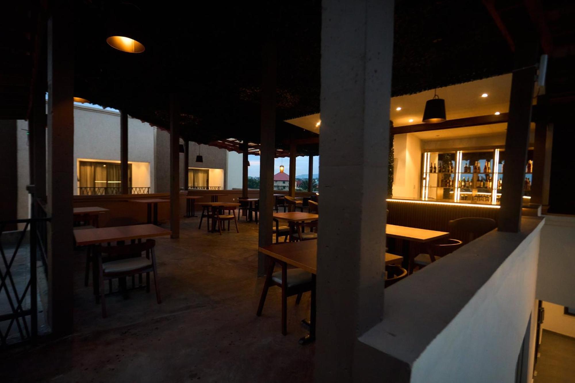 Aiden Homes And Apartments Hotel コフォリドゥア エクステリア 写真