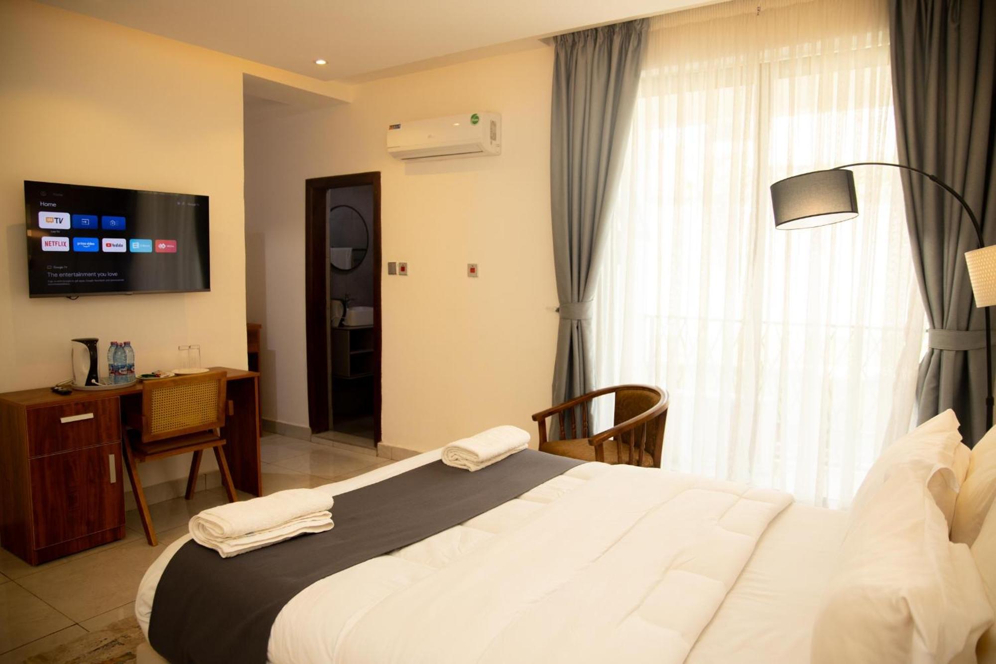 Aiden Homes And Apartments Hotel コフォリドゥア エクステリア 写真