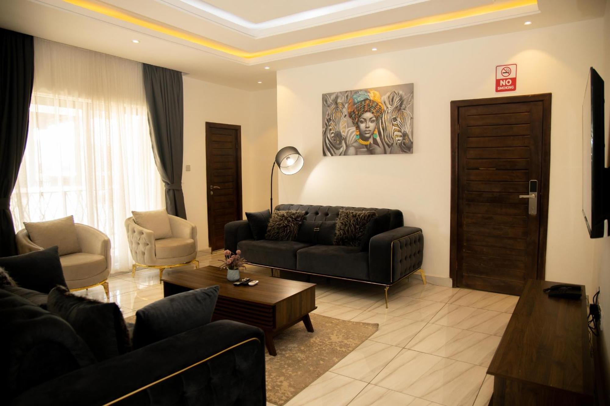 Aiden Homes And Apartments Hotel コフォリドゥア エクステリア 写真
